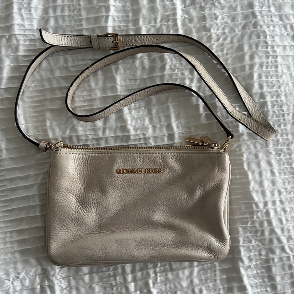 Michael Kors 3 zipper crossbody, beige with gold hardware